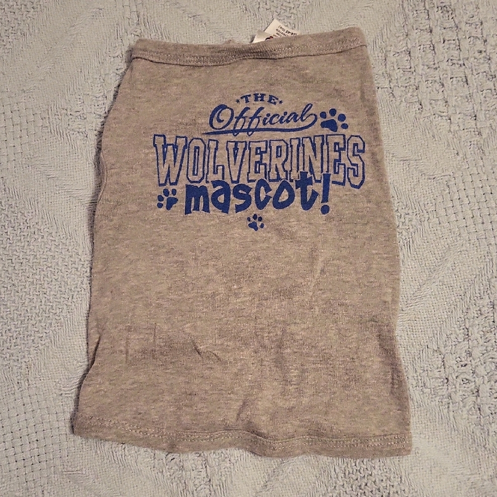 Wolverines Mascot Gray Dog T-Shirt